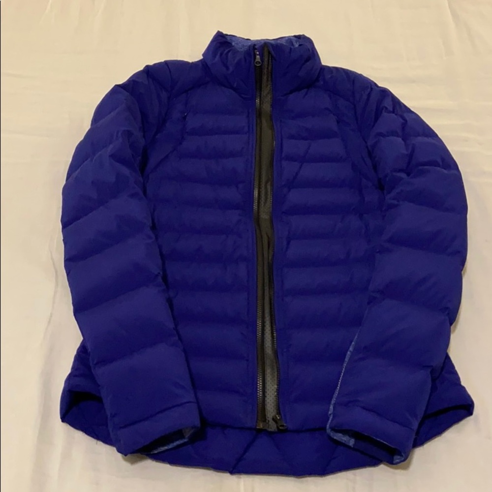 Lululemon down filled jacket. Good for a cool run.